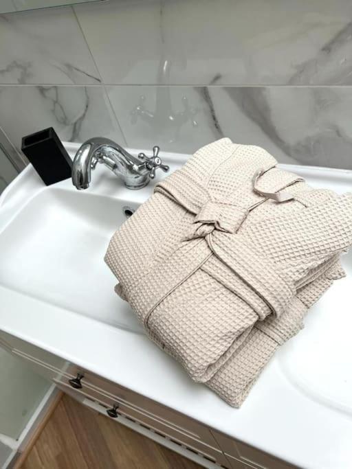 Cosy T3 Centre Reims/Pkg Priveアパートメント エクステリア 写真